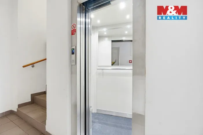 Prodej bytu 1+kk, Jablonec nad Nisou, Anenské náměstí, 20 m2