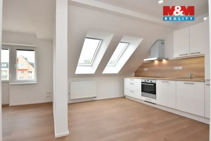 Pronájem bytu 1+kk, Mladá Boleslav, náměstí Republiky, 35 m2