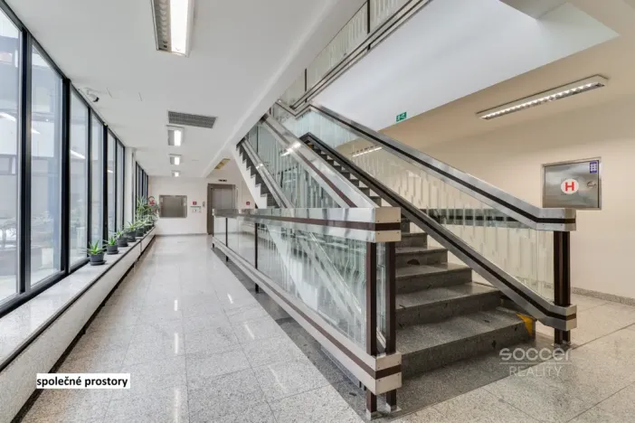 Pronájem kanceláře, Praha - Libeň, Sokolovská, 114 m2