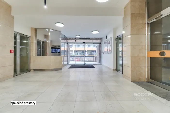 Pronájem kanceláře, Praha - Libeň, Sokolovská, 114 m2