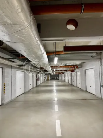 Pronájem garáže, Praha - Strašnice, Strančická, 25 m2