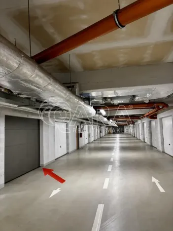 Pronájem garáže, Praha - Strašnice, Strančická, 25 m2