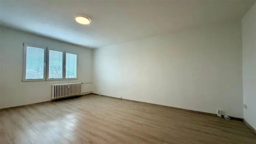 Pronájem bytu 1+1, Cheb, Májová, 42 m2