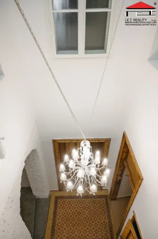 Prodej atypického bytu, Frýdek-Místek, Zámecké nám., 405 m2