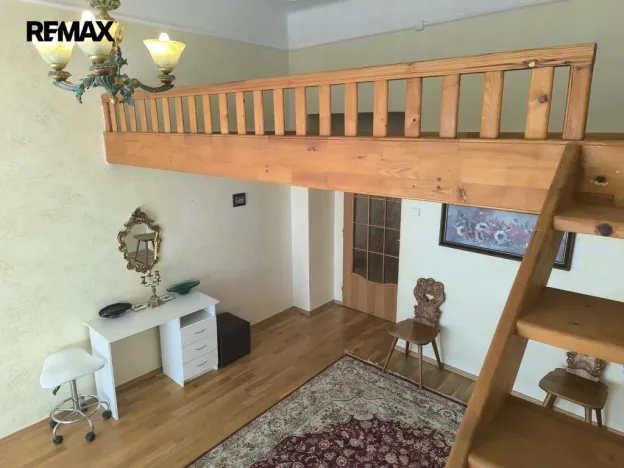 Pronájem bytu 2+1, Karlovy Vary, nábřeží Jana Palacha, 69 m2