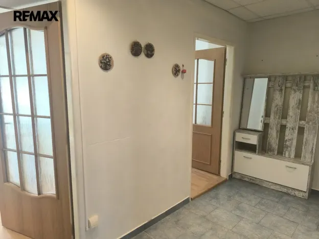 Pronájem bytu 2+1, Karlovy Vary, nábřeží Jana Palacha, 69 m2