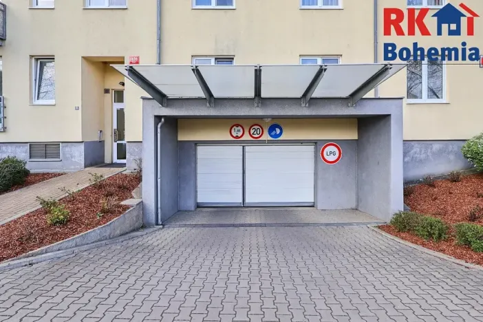 Pronájem bytu 2+1, Praha - Zbraslav, Jaromíra Vejvody, 75 m2