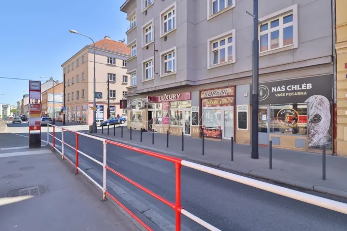 Pronájem obchodního prostoru, Praha - Břevnov, Bělohorská, 32 m2