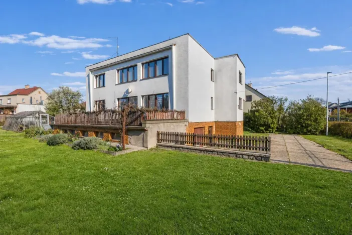 Prodej vícegeneračního domu, Praha - Horní Počernice, Čechurova, 365 m2