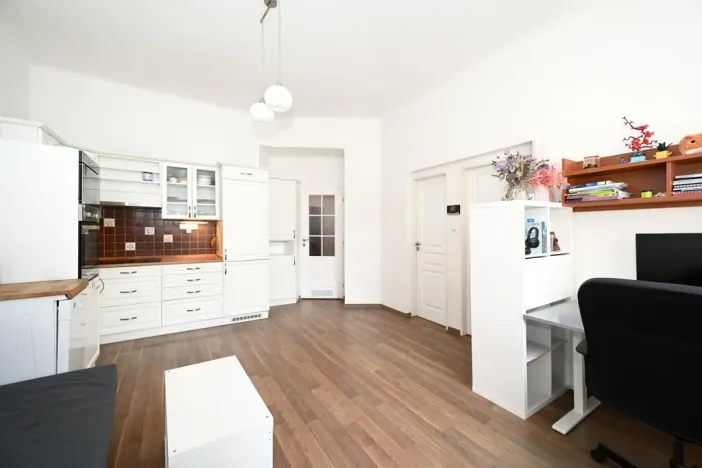 Pronájem bytu 2+kk, Praha - Holešovice, Janovského, 41 m2