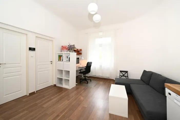 Pronájem bytu 2+kk, Praha - Holešovice, Janovského, 41 m2