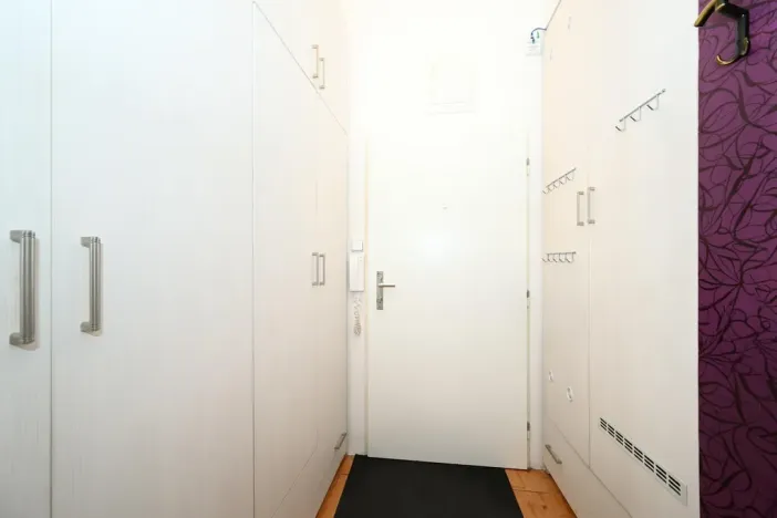 Pronájem bytu 2+kk, Praha - Holešovice, Janovského, 41 m2