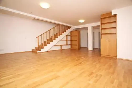 Pronájem kanceláře, Praha - Smíchov, Štefánikova, 168 m2