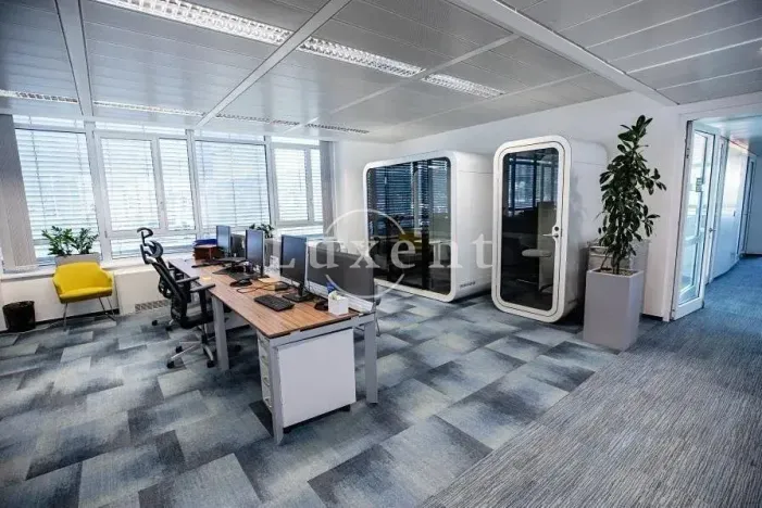 Pronájem kanceláře, Praha, Evropská, 236 m2