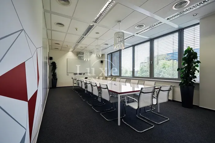 Pronájem kanceláře, Praha, Radlická, 1045 m2