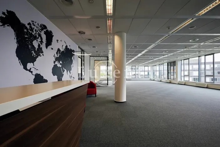 Pronájem kanceláře, Praha, Radlická, 1045 m2