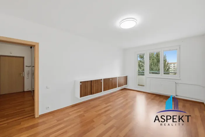 Prodej bytu 2+1, Praha - Malešice, Káranská, 53 m2