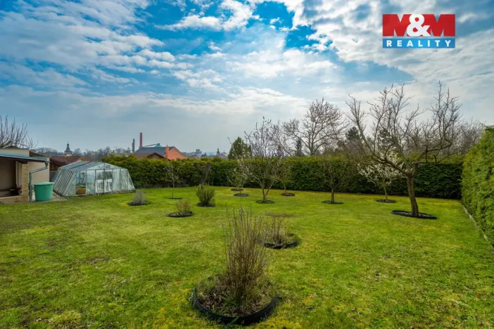 Prodej rodinného domu, Dobrovice, Komenského, 431 m2