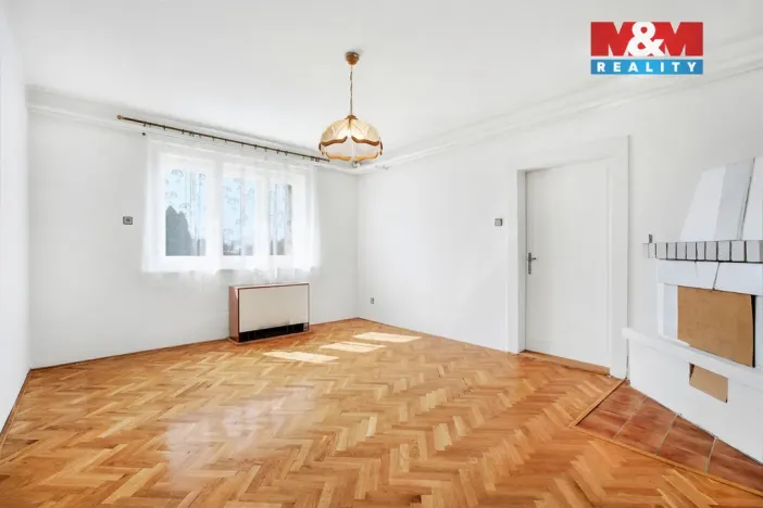Prodej rodinného domu, Dobrovice, Komenského, 431 m2
