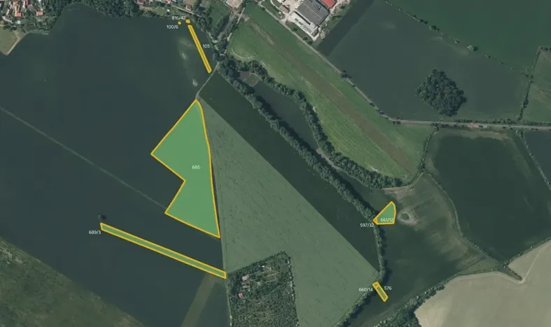 Prodej pole, Děčany, 75550 m2