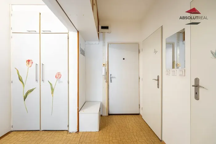 Pronájem bytu 2+kk, Brno, Bzenecká, 44 m2