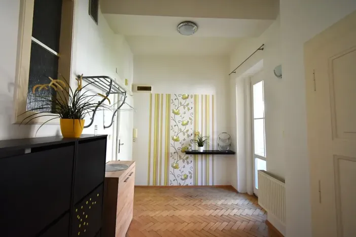 Pronájem bytu 2+kk, Praha - Vršovice, 63 m2