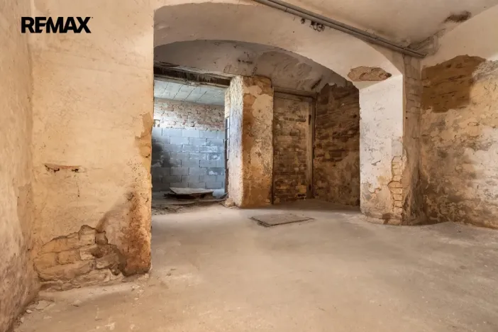 Prodej obchodního prostoru, Kolín - Kolín V, Ovčárecká, 554 m2