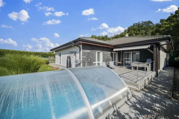 Prodej rodinného domu, Choltice, 200 m2