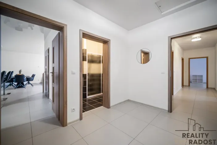 Prodej rodinného domu, Choltice, 200 m2