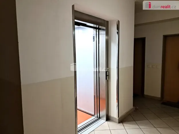 Pronájem bytu 1+kk, Ústí nad Labem - Bukov, Baráčnická, 34 m2