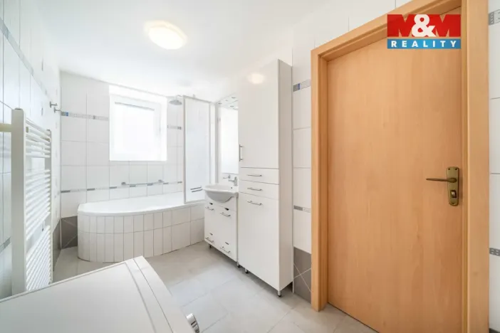 Pronájem bytu 1+kk, Plzeň - Skvrňany, Waltrova, 50 m2