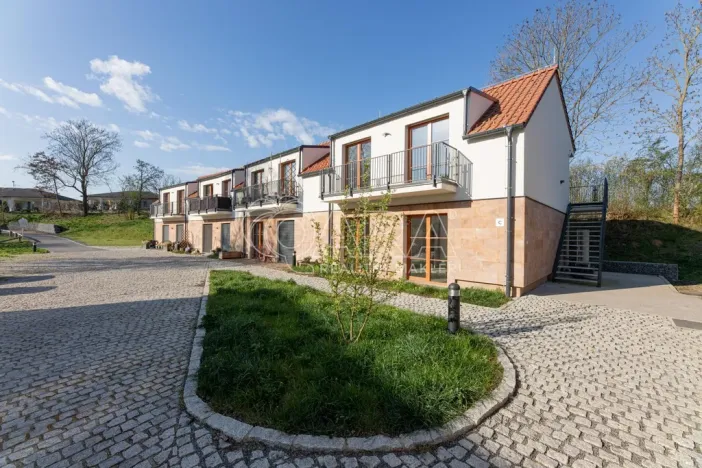 Pronájem bytu 3+kk, Praha - Královice, Kuťatská, 61 m2