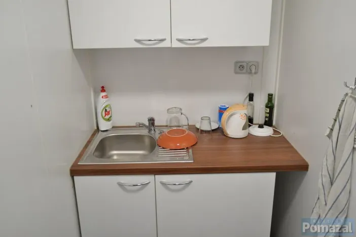 Pronájem kanceláře, Vestec, Na Spojce, 18 m2