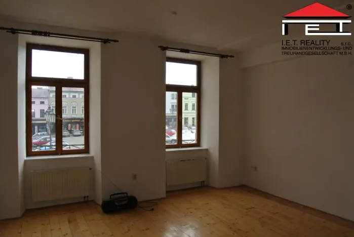 Pronájem bytu 2+1, Frýdek-Místek, Zámecké nám., 89 m2