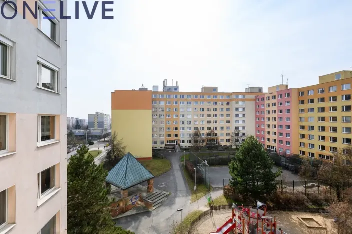 Pronájem bytu 3+kk, Praha, Flöglova, 72 m2