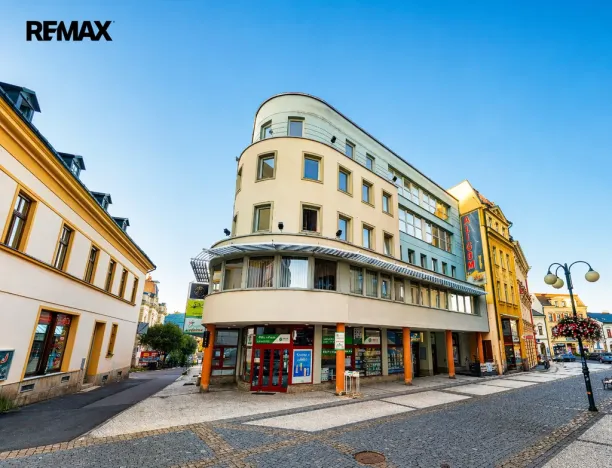 Pronájem obchodního prostoru, Jablonec nad Nisou, Komenského, 90 m2