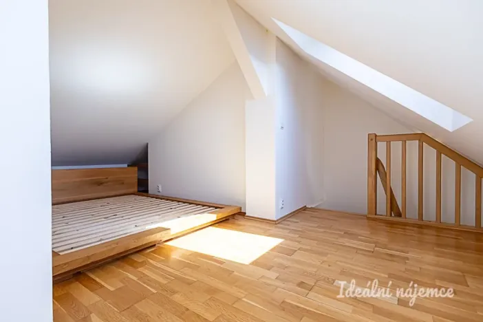 Pronájem bytu 3+kk, Praha - Holešovice, Osadní, 76 m2