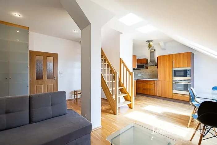 Pronájem bytu 2+kk, Praha - Holešovice, Osadní, 76 m2