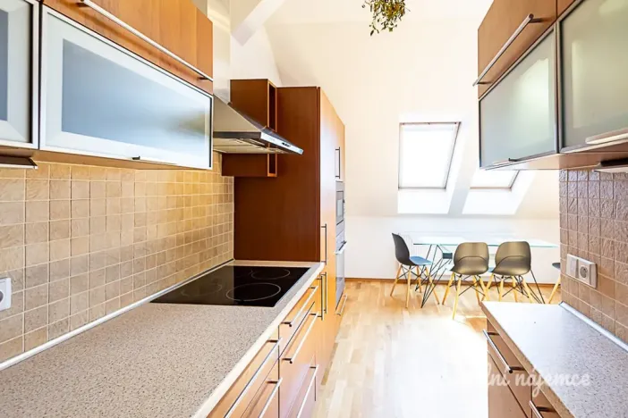 Pronájem bytu 2+kk, Praha - Holešovice, Osadní, 76 m2