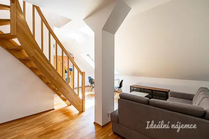 Pronájem bytu 2+kk, Praha - Holešovice, Osadní, 76 m2
