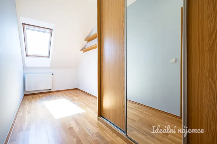 Pronájem bytu 2+kk, Praha - Holešovice, Osadní, 76 m2