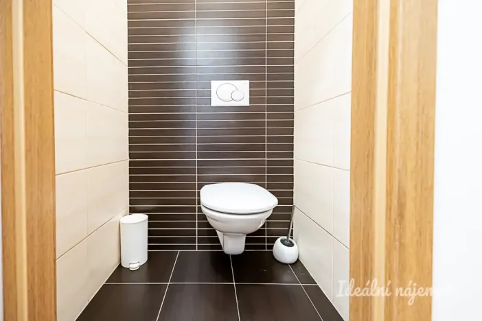 Pronájem bytu 2+kk, Praha - Holešovice, Osadní, 76 m2