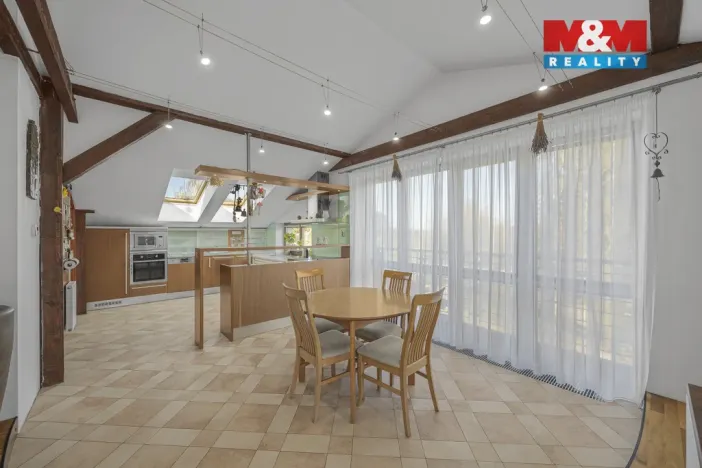 Prodej rodinného domu, Sulice - Želivec, Hlavní, 374 m2