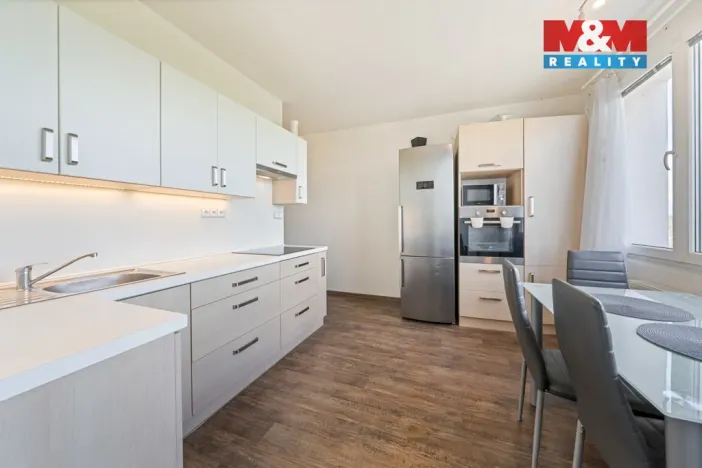 Prodej bytu 3+1, Jindřichův Hradec - Jindřichův Hradec III, sídliště Vajgar, 73 m2