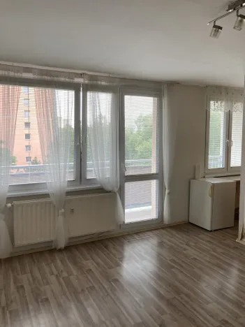 Pronájem bytu 1+kk, Pardubice - Polabiny, Bělehradská, 34 m2