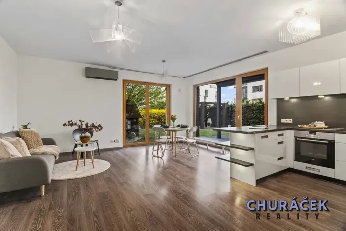 Prodej bytu 3+kk, Praha - Hrdlořezy, V třešňovce, 287 m2