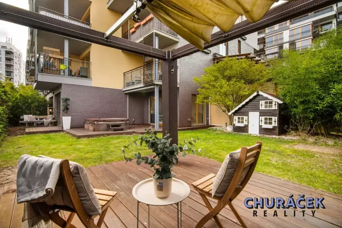 Prodej bytu 3+kk, Praha - Hrdlořezy, V třešňovce, 287 m2