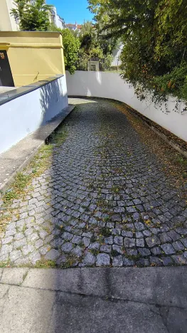 Pronájem garážového stání, Praha - Holešovice, Osadní, 11 m2