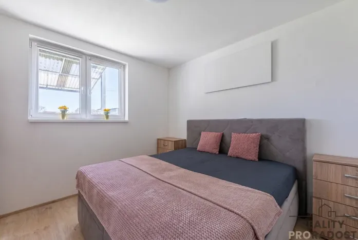 Prodej bytu 4+kk, Vochov, 80 m2