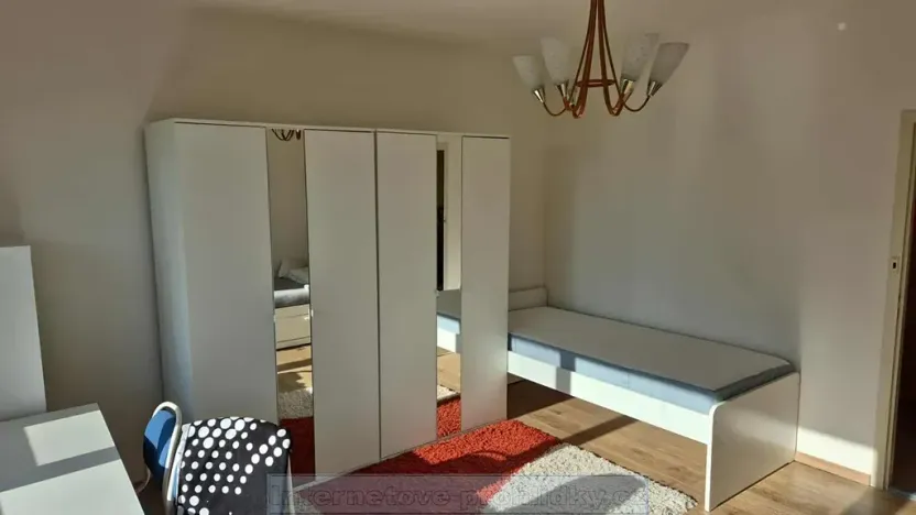Pronájem pokoje, Brno, Okrouhlá, 30 m2